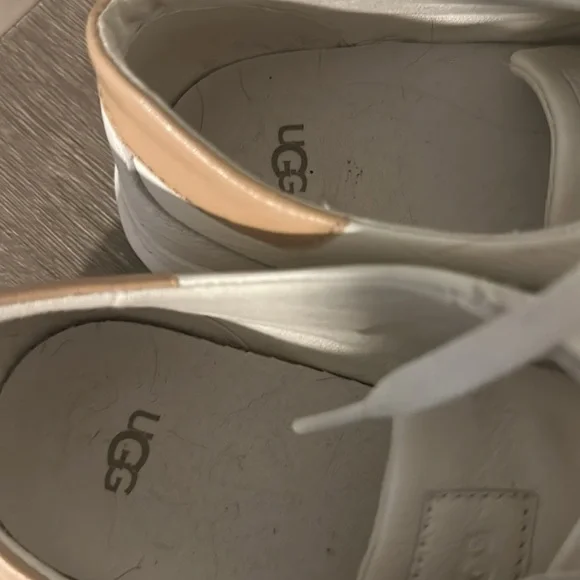 UGG Alameda Lace Sneakers cute and comfy! - Picture 3 of 7